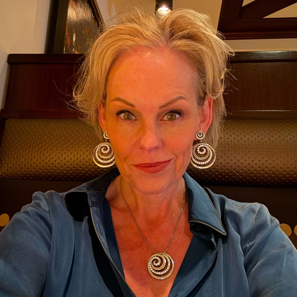 Meet your Posher, Christine